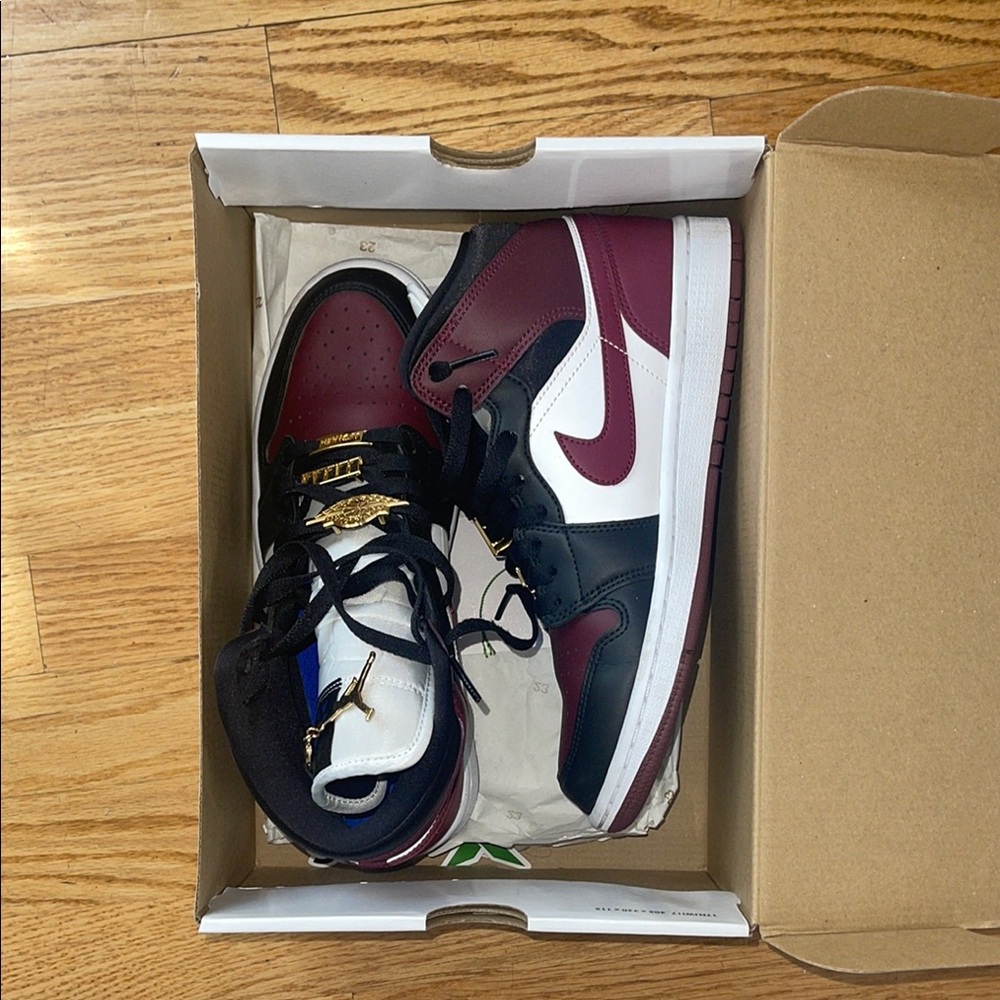 Nike Women’s Air Jordan 1 beetroot